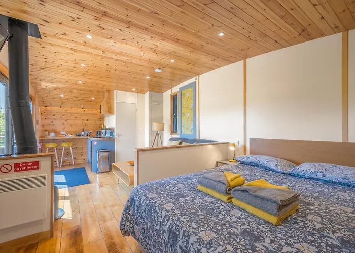 Ellerbeck Luxury Pod With Hot Tub At Fell View Park Apartment