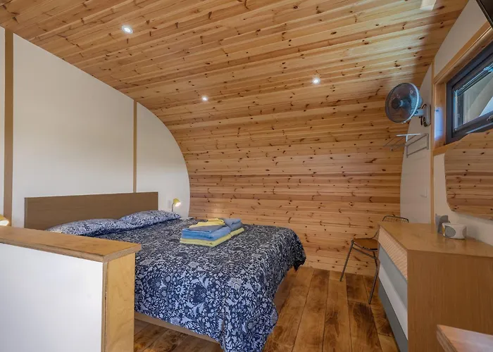 Ellerbeck Luxury Pod With Hot Tub At Fell View Park Kirkby Lonsdale